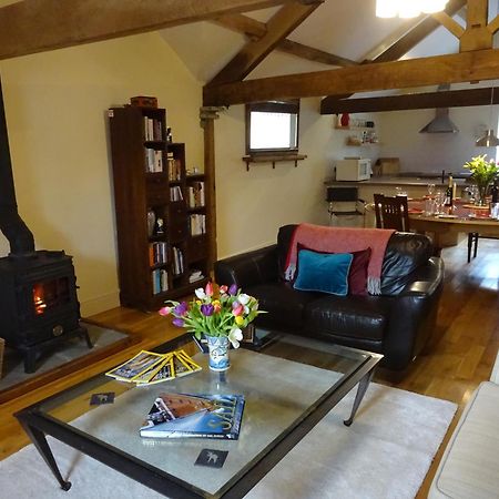Glanhenwye Courtyard Cottages Glasbury Экстерьер фото