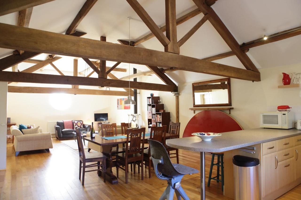Glanhenwye Courtyard Cottages Glasbury Экстерьер фото