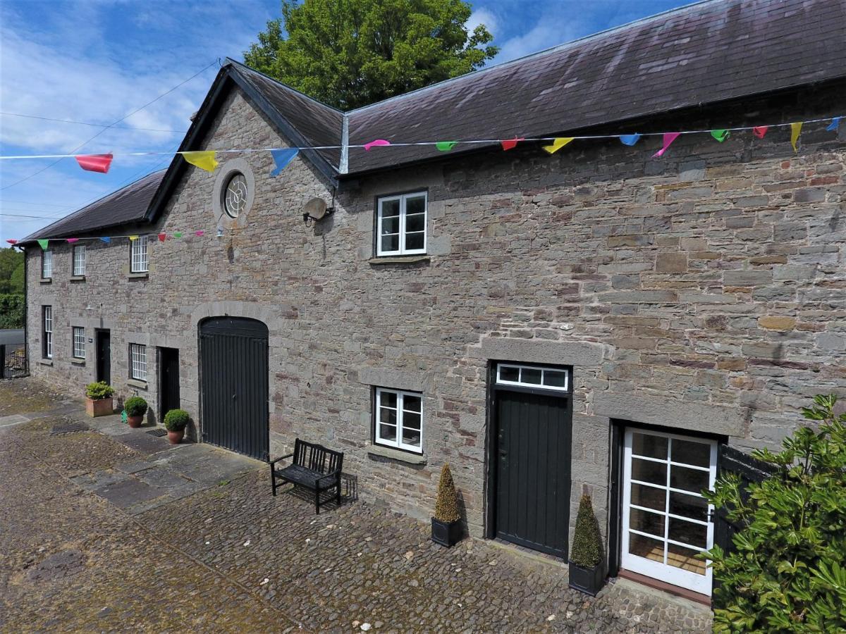 Glanhenwye Courtyard Cottages Glasbury Экстерьер фото