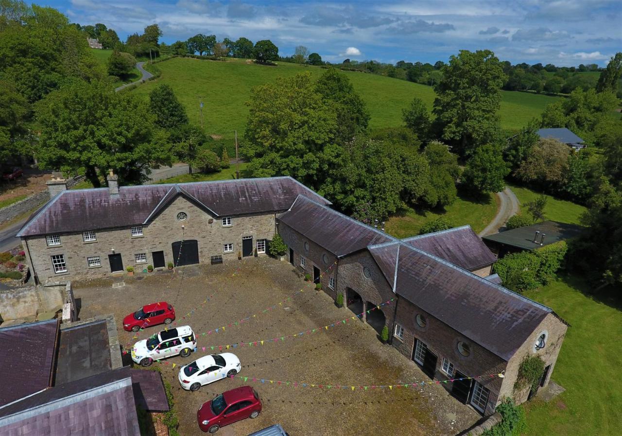 Glanhenwye Courtyard Cottages Glasbury Экстерьер фото