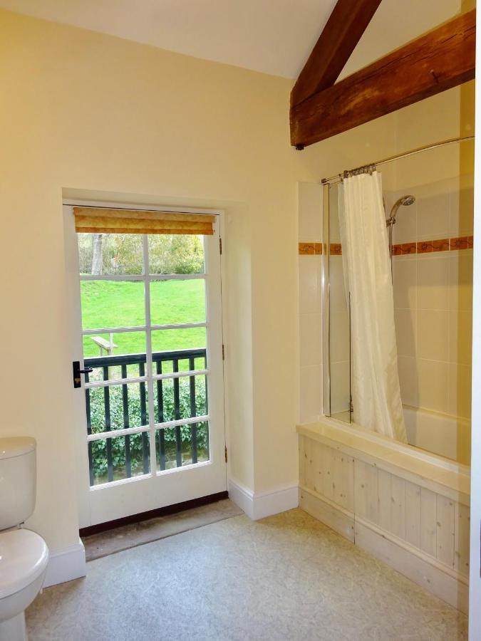 Glanhenwye Courtyard Cottages Glasbury Экстерьер фото