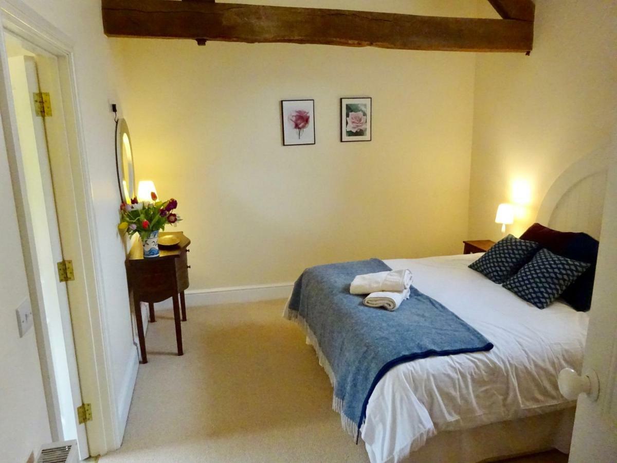 Glanhenwye Courtyard Cottages Glasbury Экстерьер фото